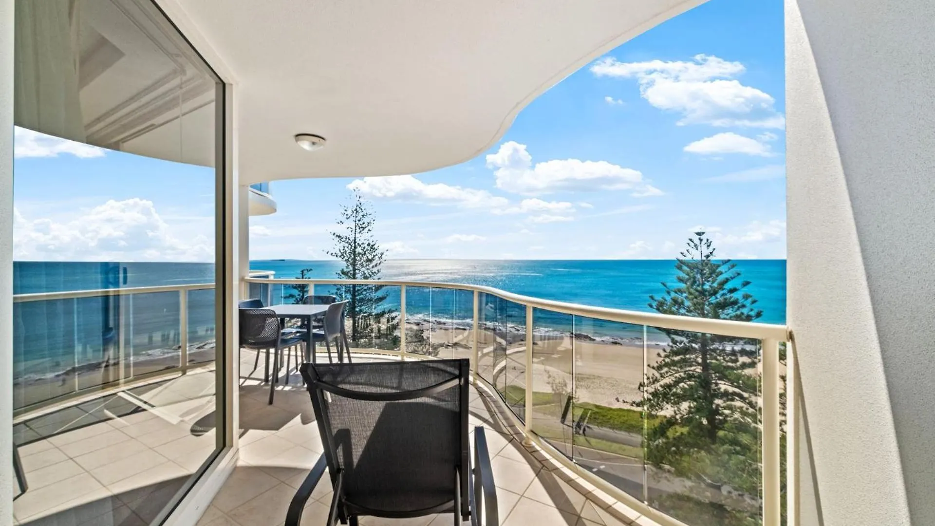 Zanzibar 905, Ocean Front 2 Bedroom Apartment Mooloolaba