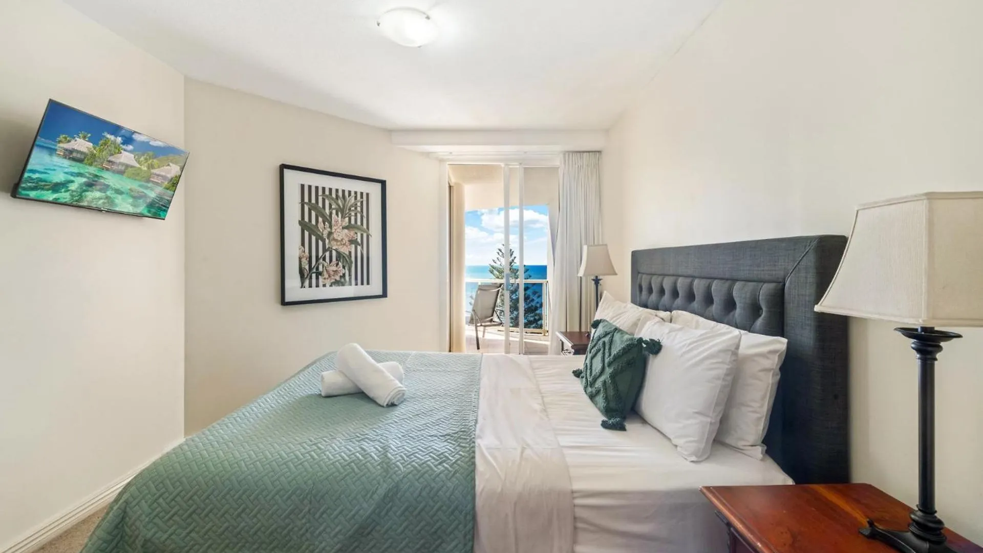 Zanzibar 905, Ocean Front 2 Bedroom Apartment Mooloolaba Australien