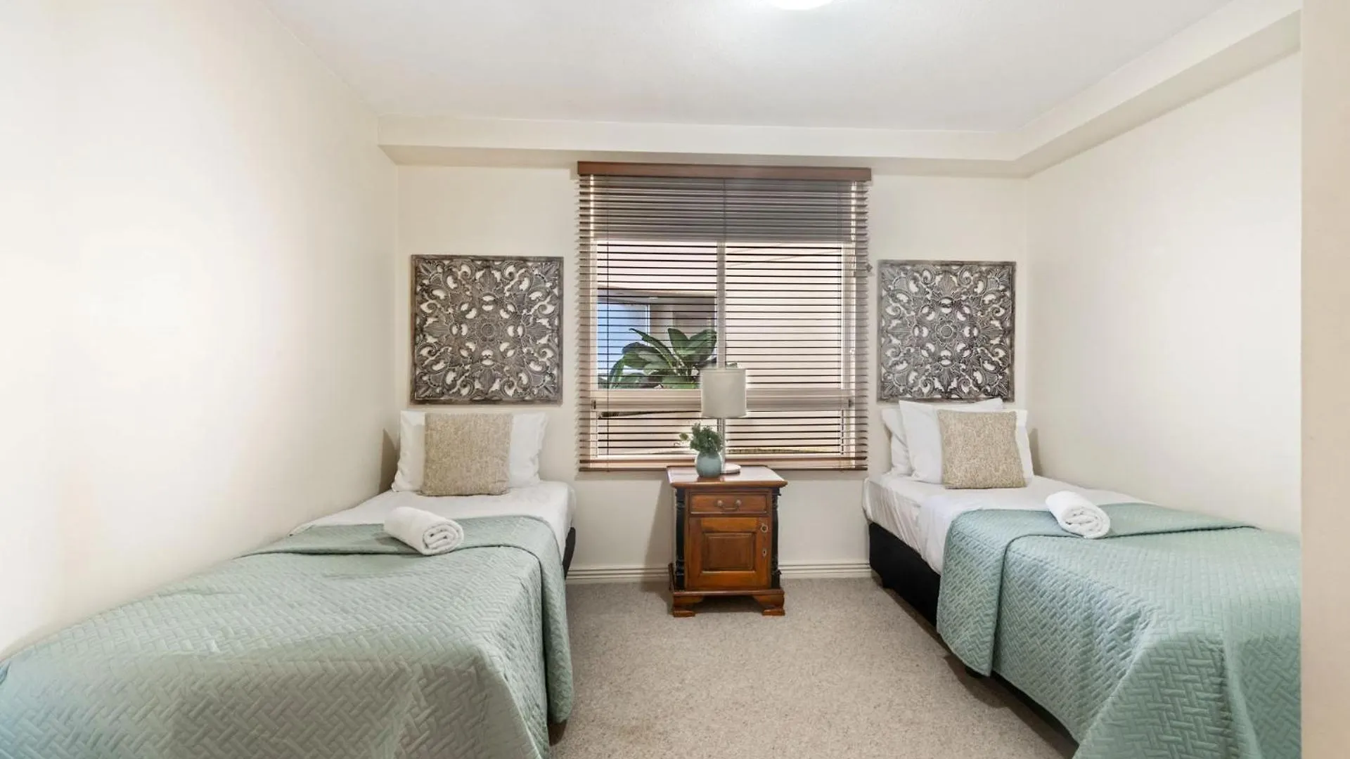 Zanzibar 905, Ocean Front 2 Bedroom Apartment Mooloolaba